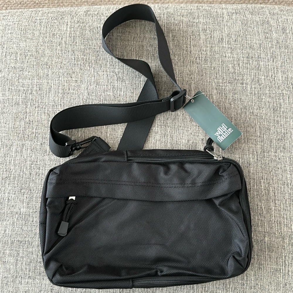 NWT Wild Fable Sling
